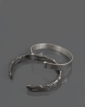 Load image into Gallery viewer, MOLTA-CUFF-BRACELET