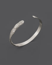 Load image into Gallery viewer, CREU-DIAMOND-CUFF-BRACELET