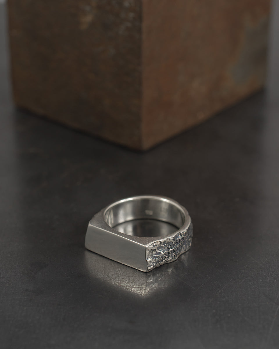 EROSION-SIGNET // GONE.ARCHIVE - Artisan Jewellery