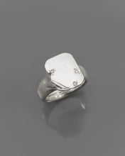 Load image into Gallery viewer, FRIGIT-DIAMOND-SIGNET-RING
