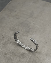 Load image into Gallery viewer, MOLTA-CUFF-BRACELET