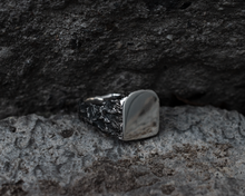 Load image into Gallery viewer, CEMENTAR-SIGNET-RING