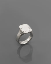 Load image into Gallery viewer, FRIGIT-DIAMOND-SIGNET-RING