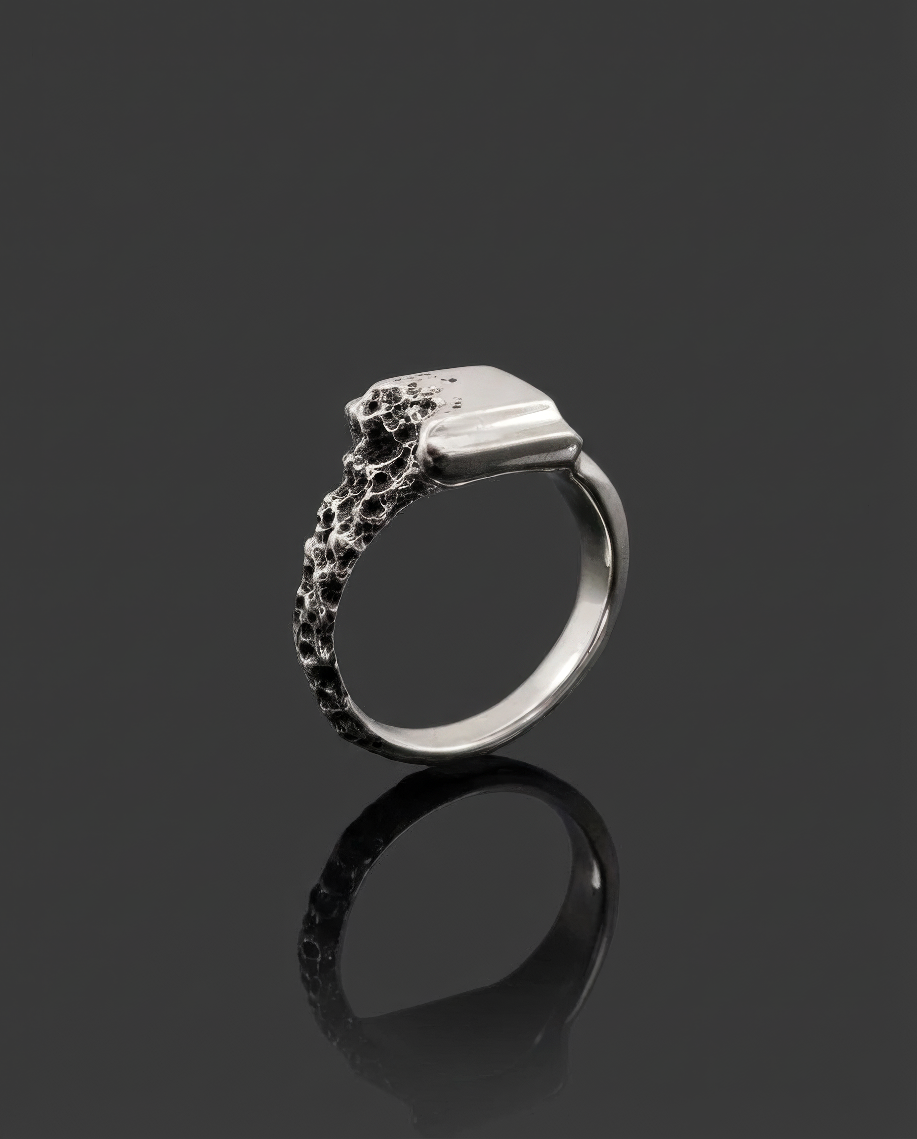 RAMI-SIGNET-RING