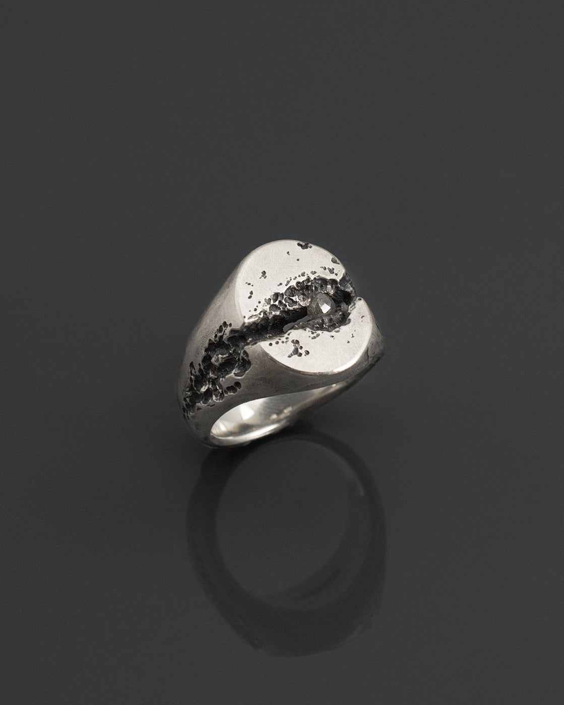 OVLAR-DIAMOND-SIGNET-RING sterling silver signet ring with diamonds