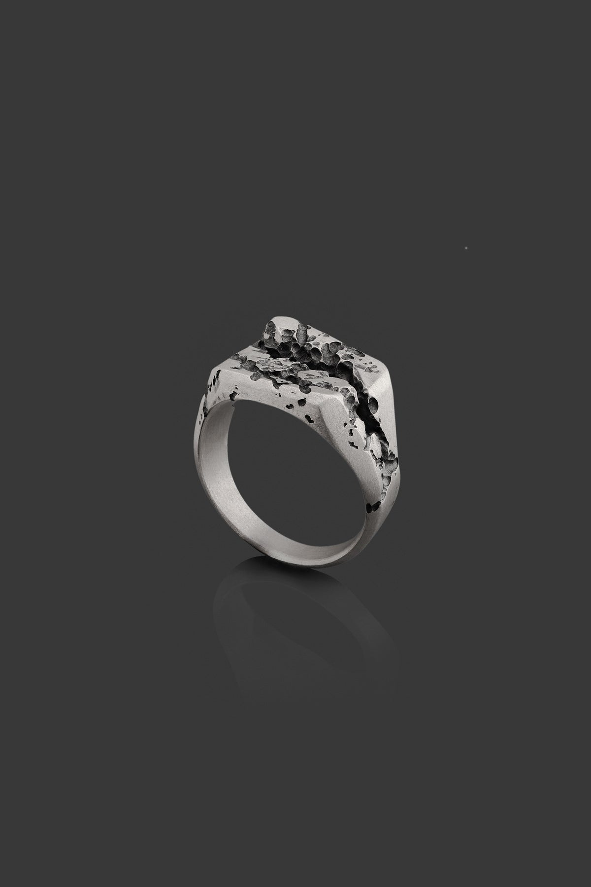 FREKTUR-SIGNET-RING chevalière fracturée en argent sterling