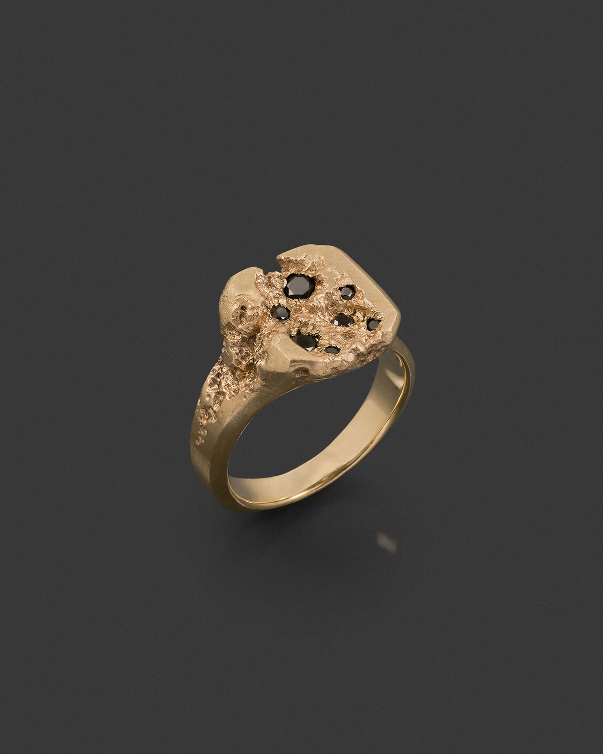 GOLD-MALTIPR-BLACK hand-carved solid gold ring