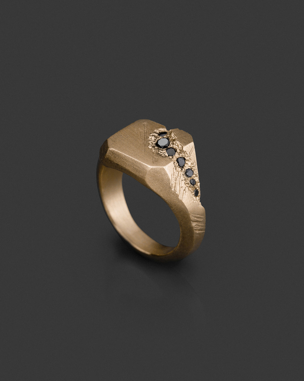 GOLD-RASTRAKK hand-carved solid gold ring