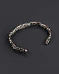MOLTA-CUFF-BRACELET bracelet jonc ouvert en argent sterling aux formes fondues