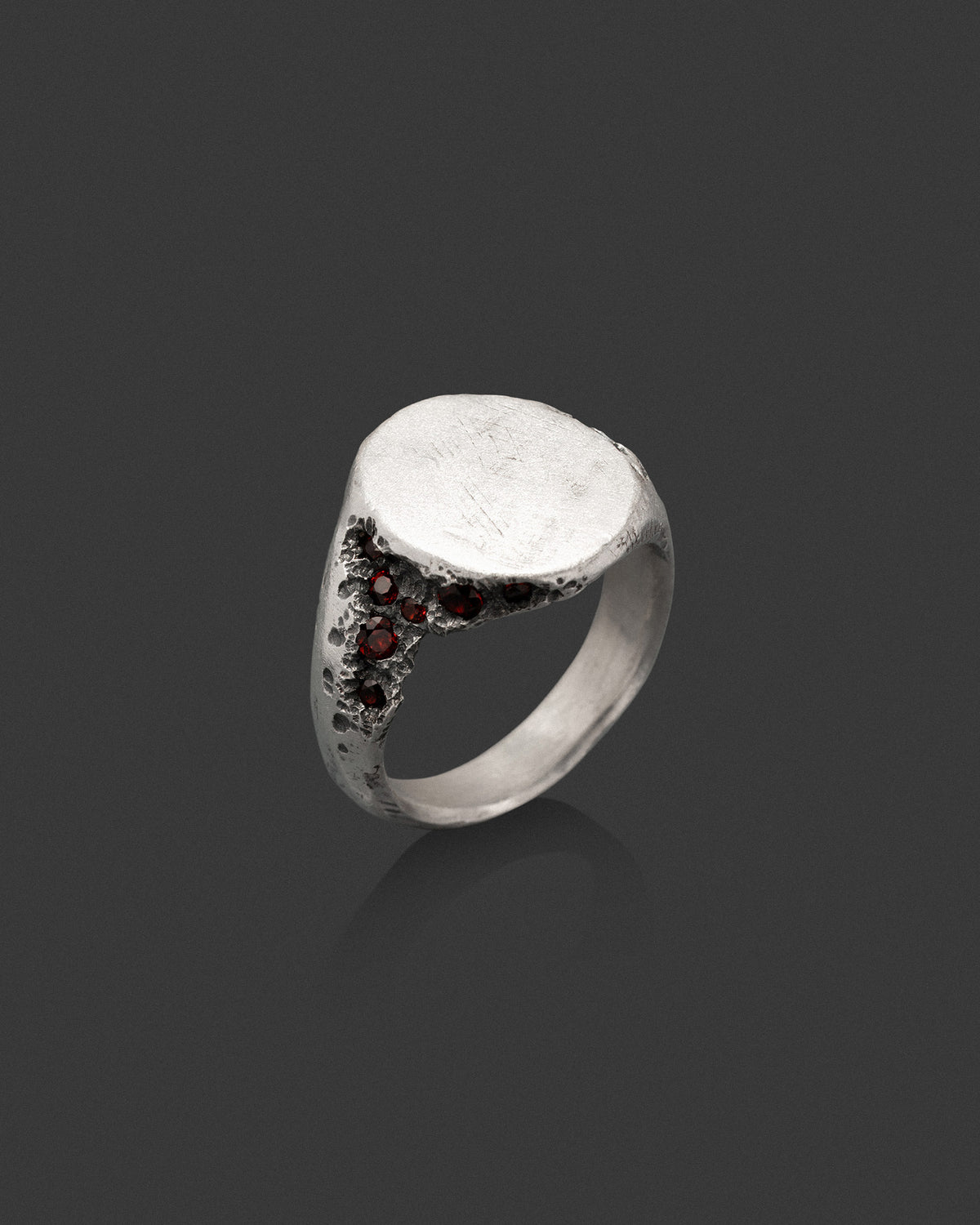 VULCROU-GARNETS-RING hand-carved sterling silver ring