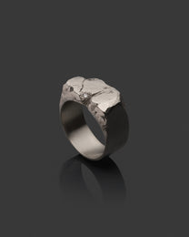 WHITE-GOLD-CRAKK hand-carved solid gold ring