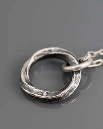 TWISTED-DIAMOND-PENDANT