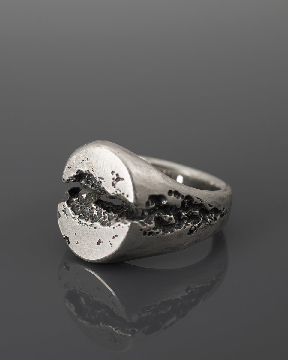 DIAMOND-OVAL-SIGNET-RING // GONE.ARCHIVE - Artisan Jewellery