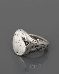 TOLM-OVAL-SIGNET-RING