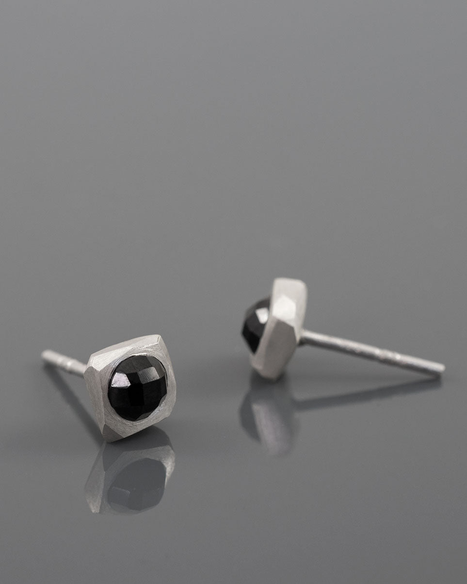 DOTZ-EARRINGS