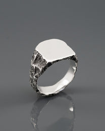 CEMENTAR-SIGNET-RING
