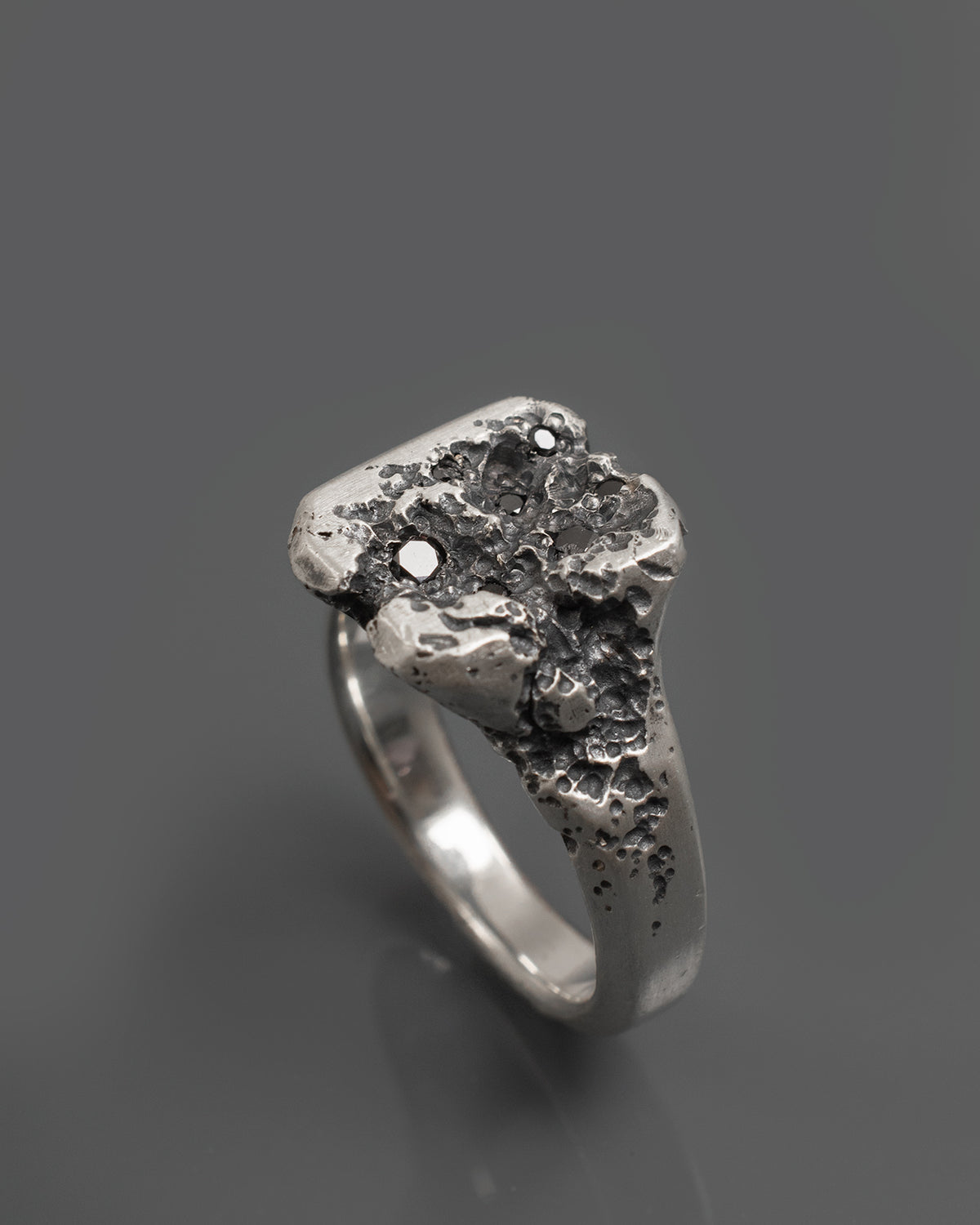 MALTIPR-DIAMONDS-RING