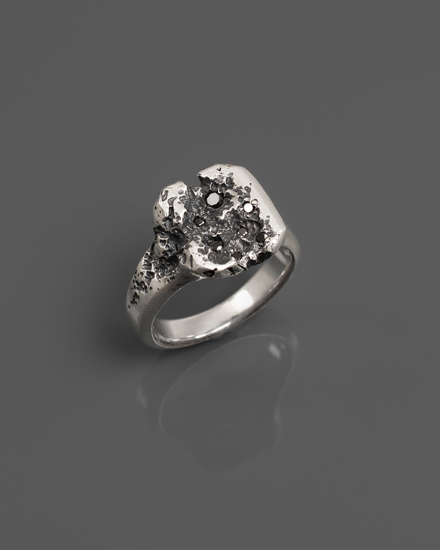 MALTIPR-DIAMONDS-RING