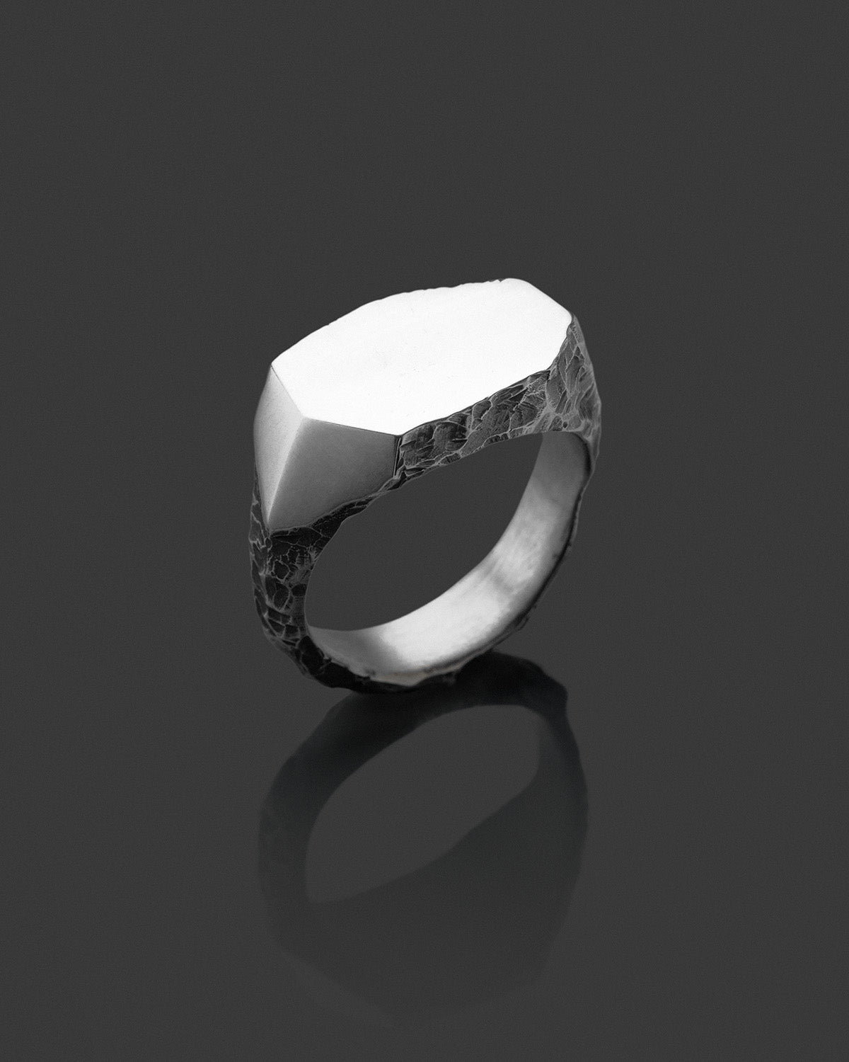 FESAH-SIGNET-RING