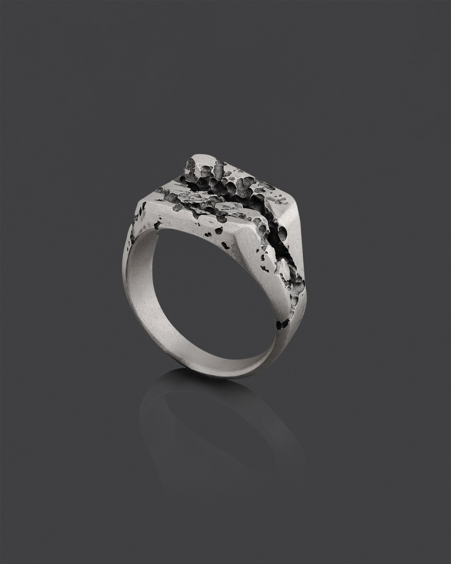 FREKTUR-SIGNET-RING