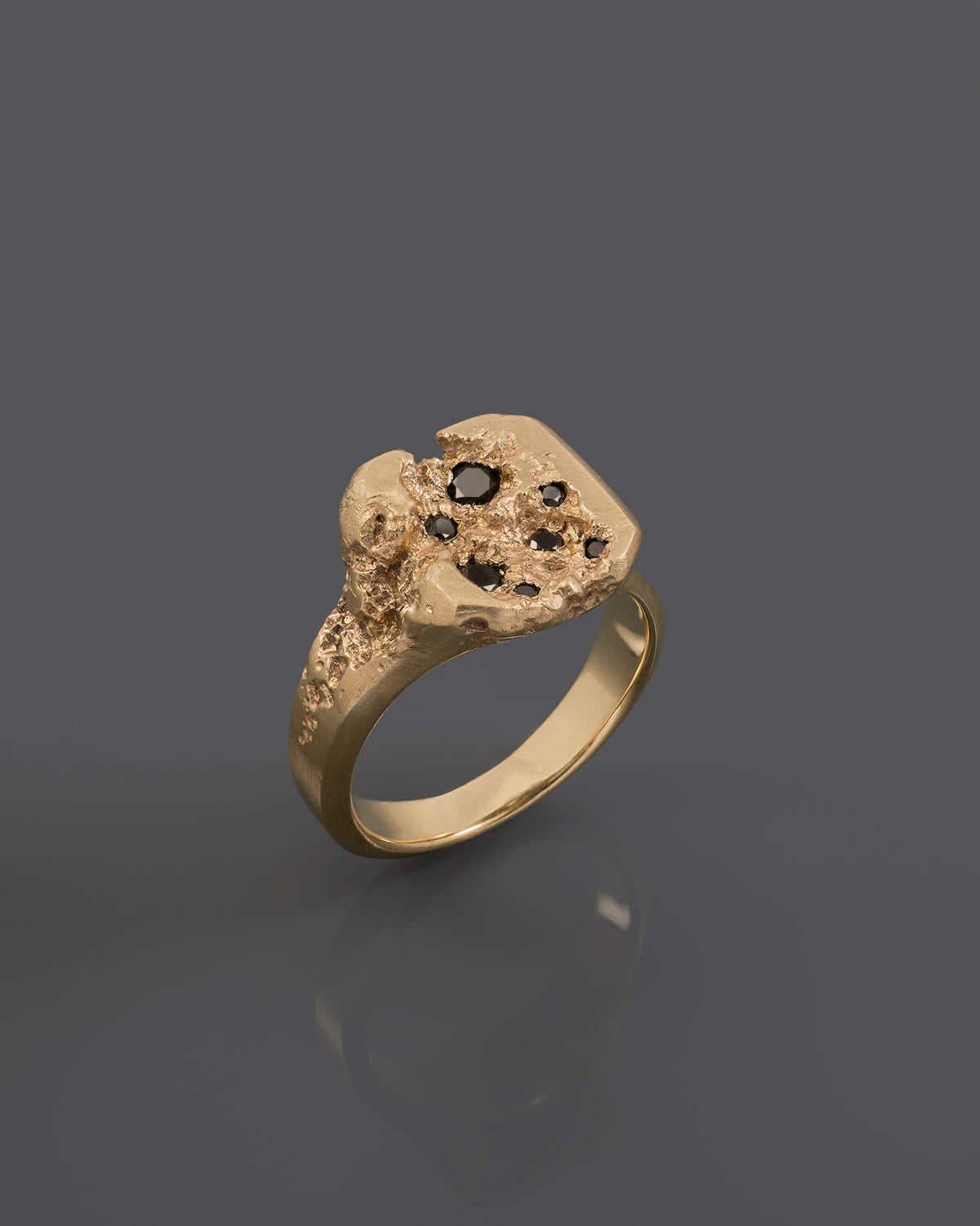 GOLD-MALTIPR-BLACK