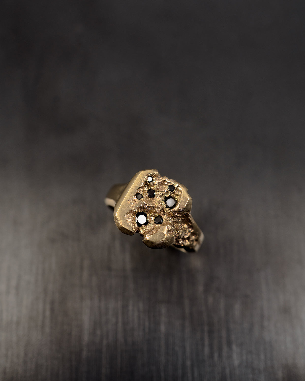 GOLD-MALTIPR-BLACK