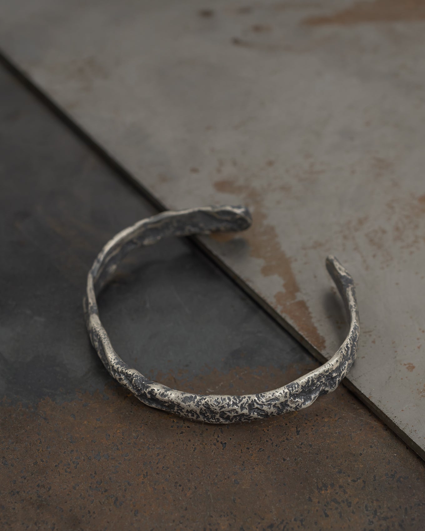 MOLTA-CUFF-BRACELET