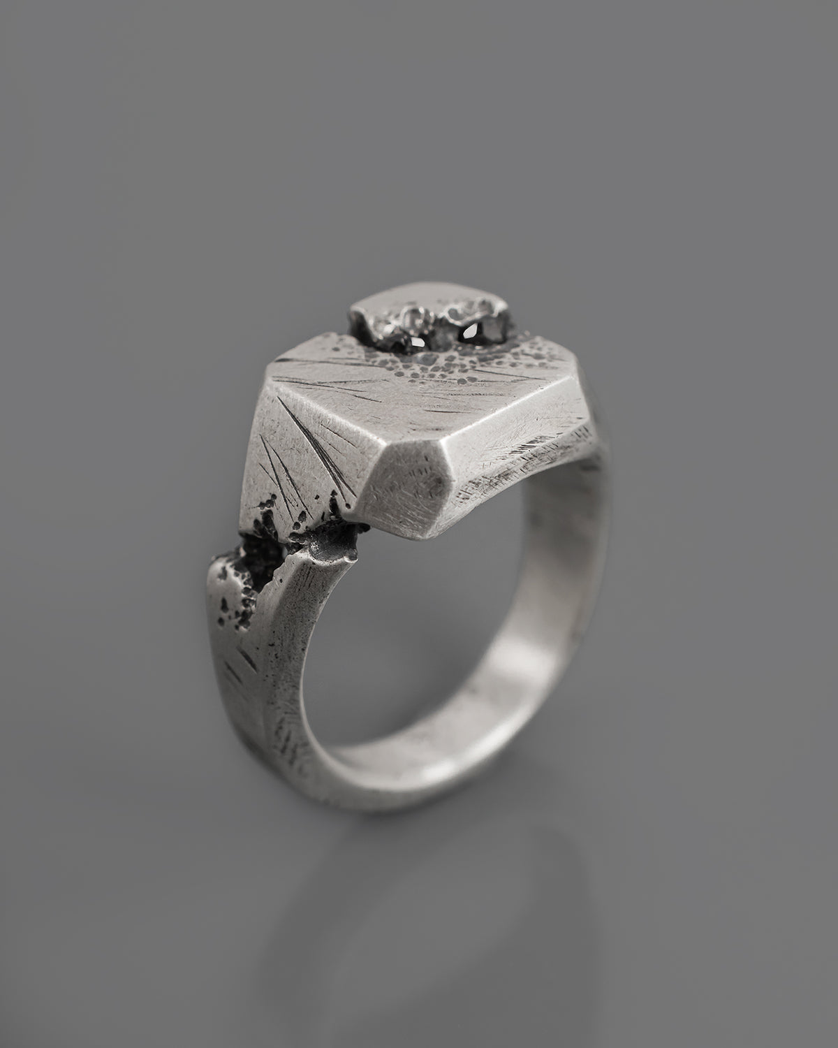 RASTRAKK-DIAMOND-RING
