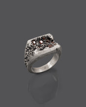 Load image into Gallery viewer, RETTA-GARNETS-RING