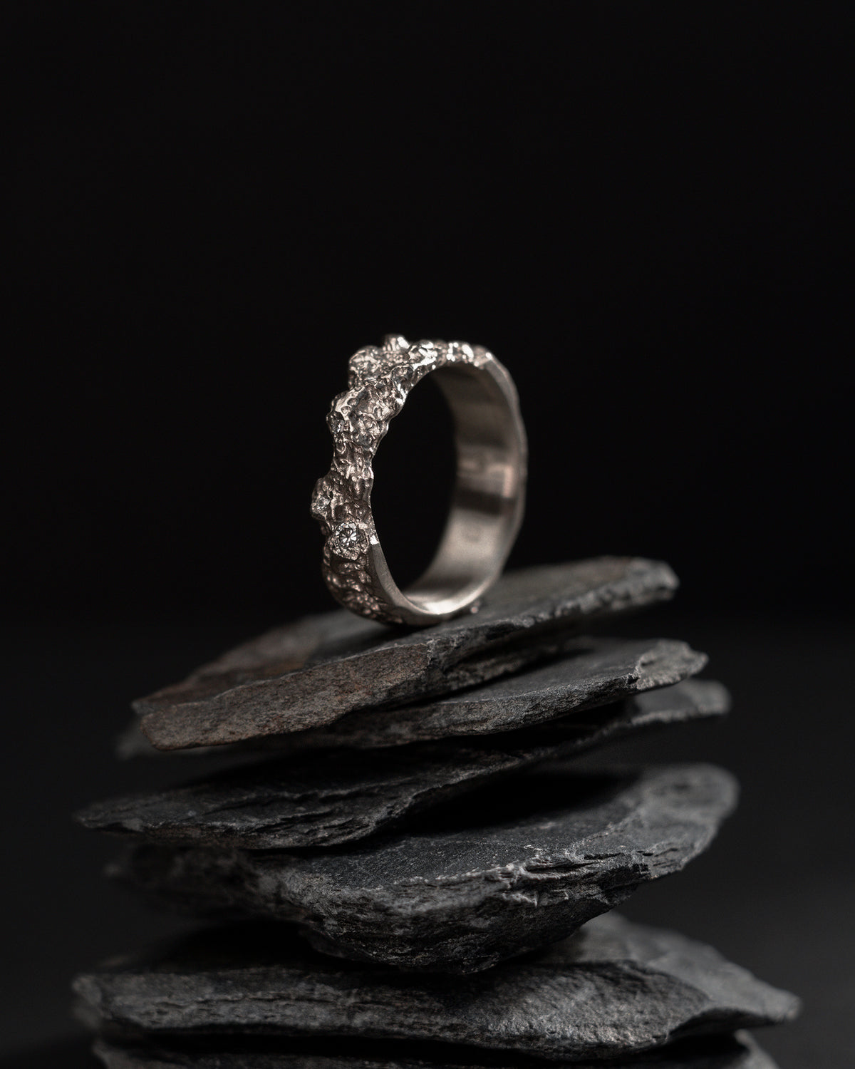 VYER-WHITE-GOLD-BAND
