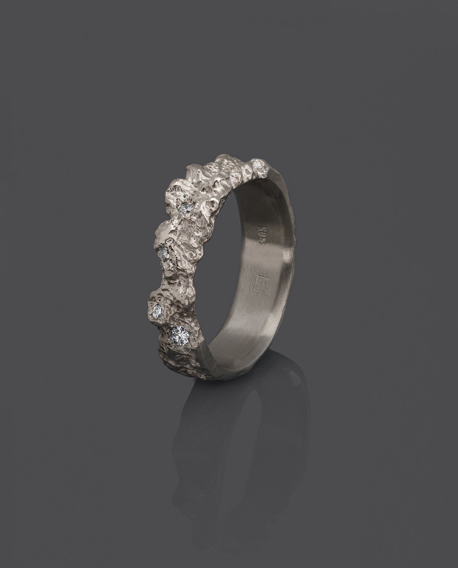 VYER-WHITE-GOLD-BAND