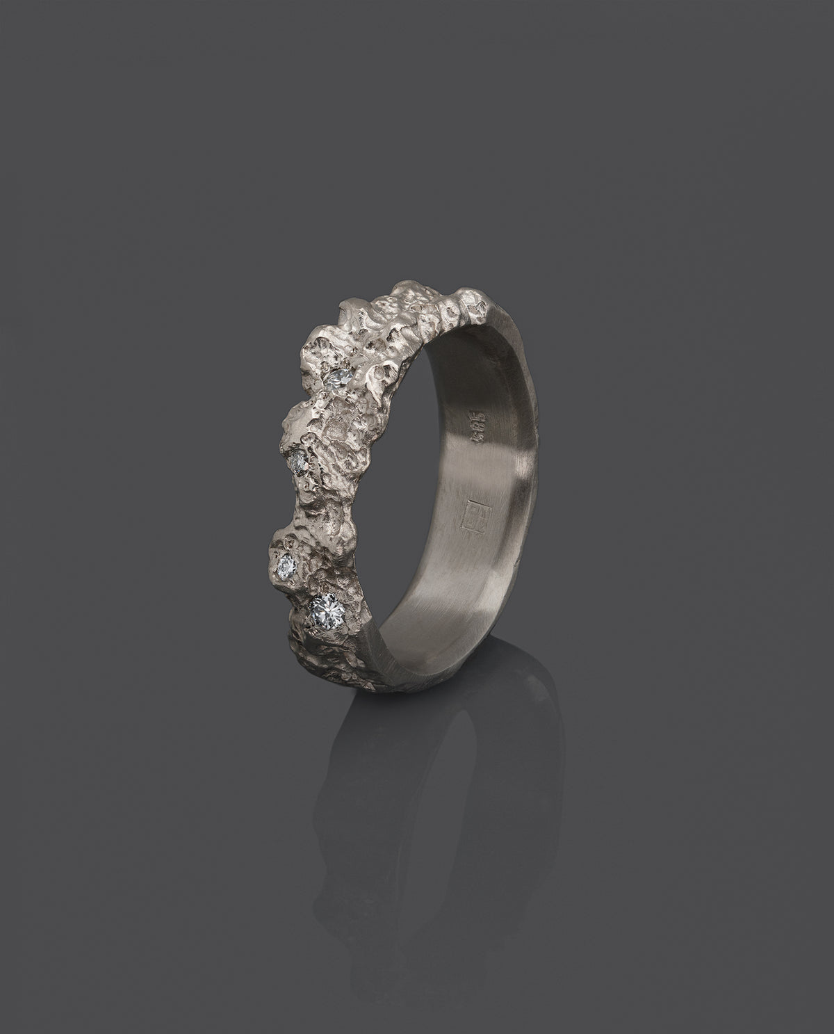 VYER-WHITE-GOLD-BAND