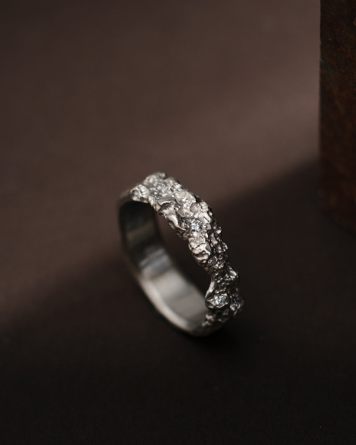 VYER-WHITE-GOLD-BAND
