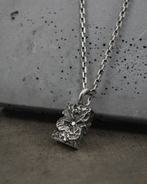WAVR-BLUE-DIAMOND-PENDANT