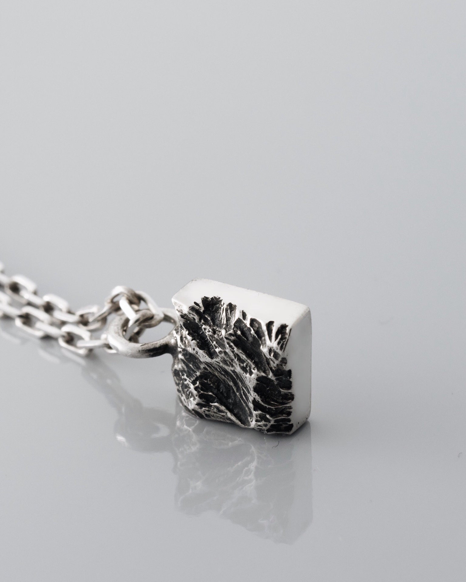 SLAB-PENDANT