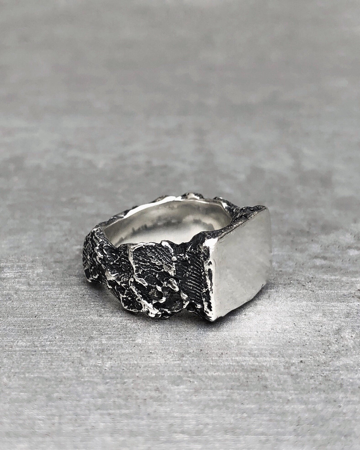 VERMINO-SIGNET-RING