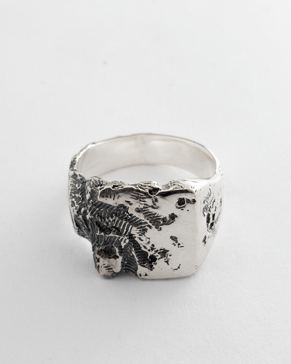 DEBR-SIGNET-RING