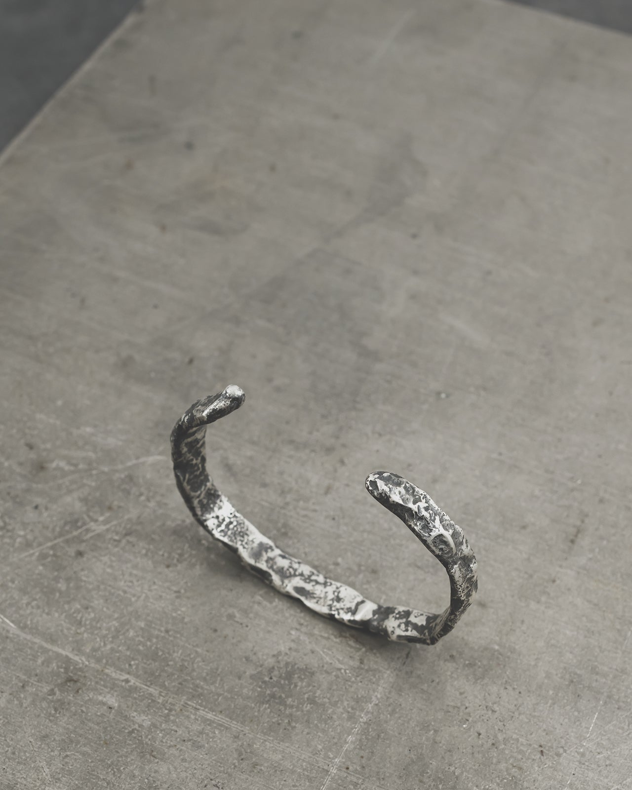 MOLTA-CUFF-BRACELET