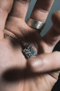 WAVR-BLUE-DIAMOND-PENDANT