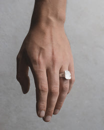 FRIGIT-DIAMOND-SIGNET-RING