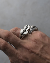 OVLAR-DIAMOND-SIGNET-RING