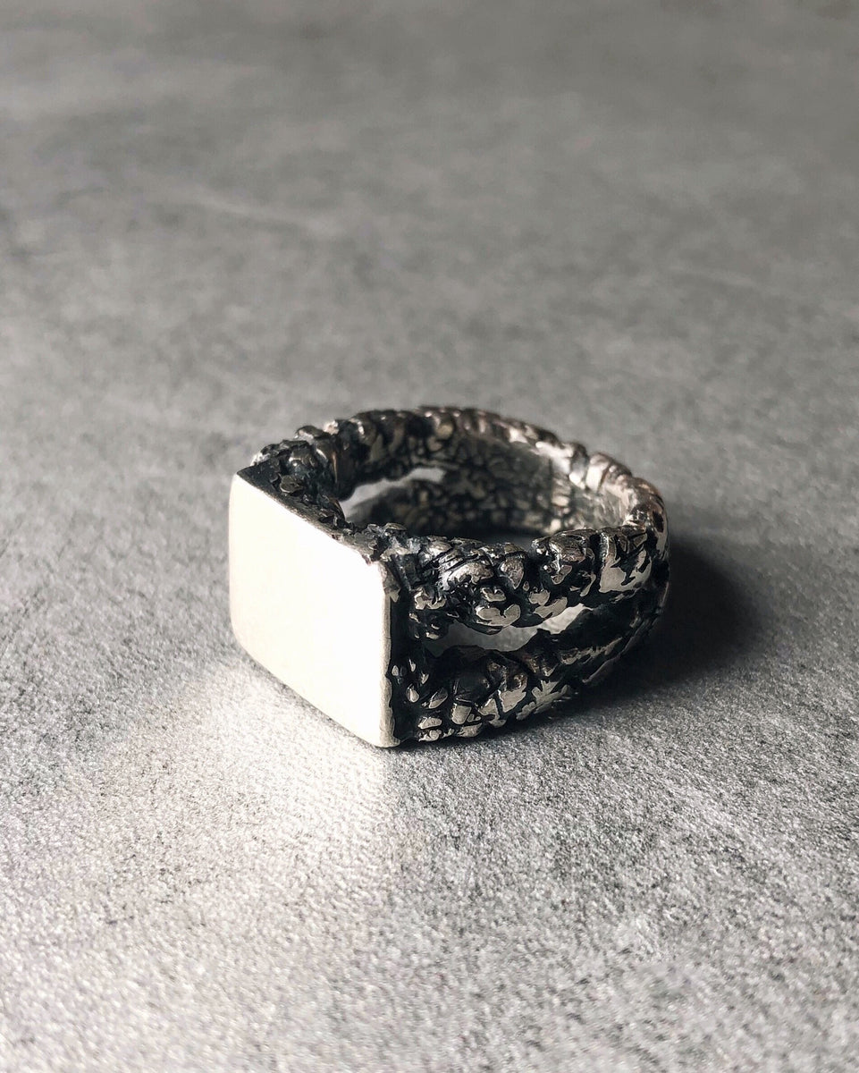 SUBSTRUCTURE-SIGNET-RING // GONE.ARCHIVE - Artisan Jewellery