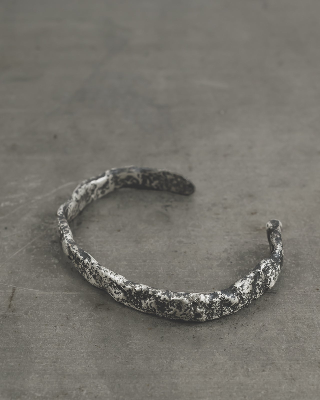 MOLTA-CUFF-BRACELET
