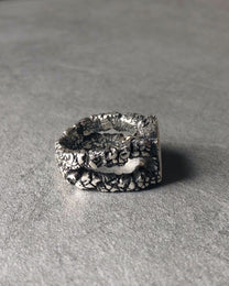 SUBSTRUCTURE-SIGNET-RING