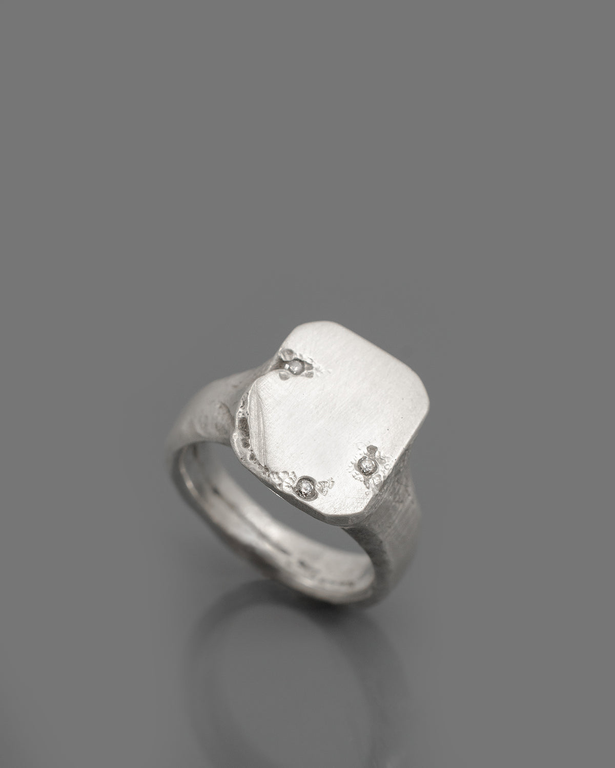 FRIGIT-DIAMOND-SIGNET-RING