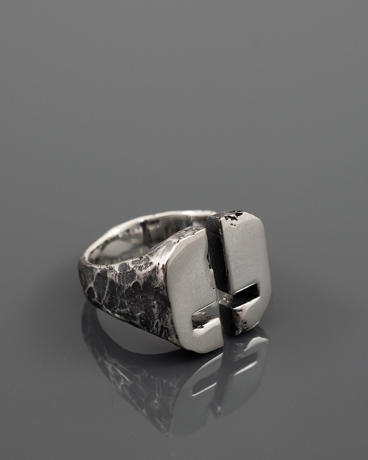 CRUCIAT-RING