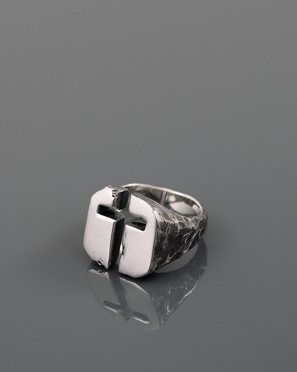 CRUCIAT-RING