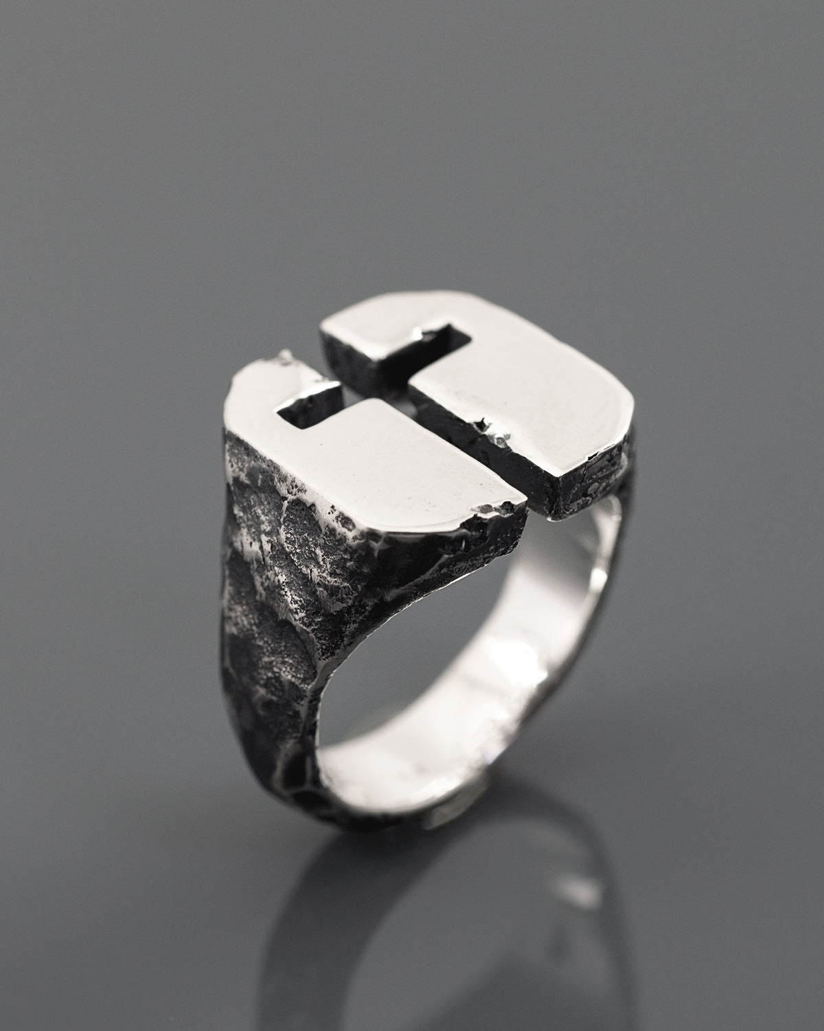 CRUCIAT-RING