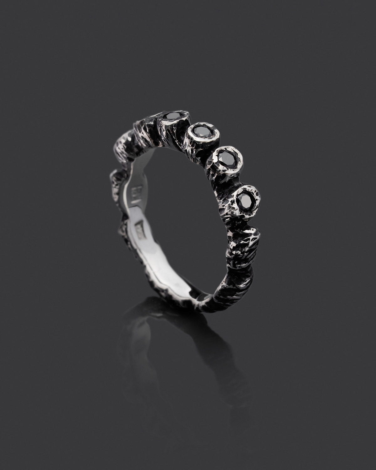 KORRO-DIAMONDS-RING