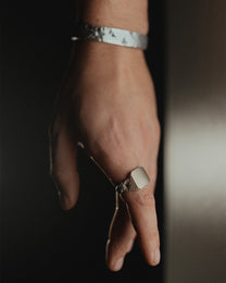 WHITE-GOLD-LEFAE-RING